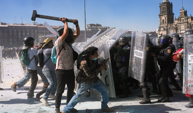 "Z kuşağı" protestosunda 120 yaralı