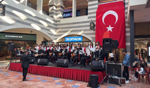 Diyarbakır’da Lise öğrencilerinden Atatürk anısına konser