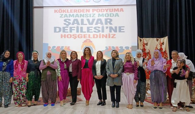 Diyarbakır’da Zamansız Moda Şalvar Defilesi ilgi gördü