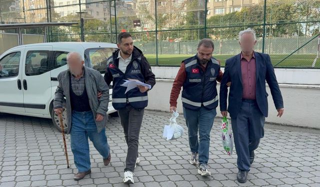 Parkta uygunsuz davranış: 2 kişi gözaltına alındı