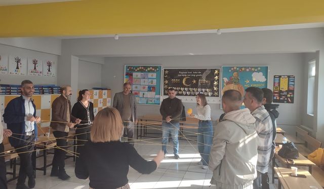 Diyarbakır’da öğretmenlere “afetlere karşı bütünsel destek eğitimi”