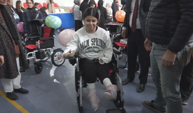 Diyarbakır’da umut dolu hediye: 20 engelli bireye akülü sandalye!