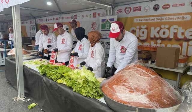 Çiğ köfte severler festivalde buluştu