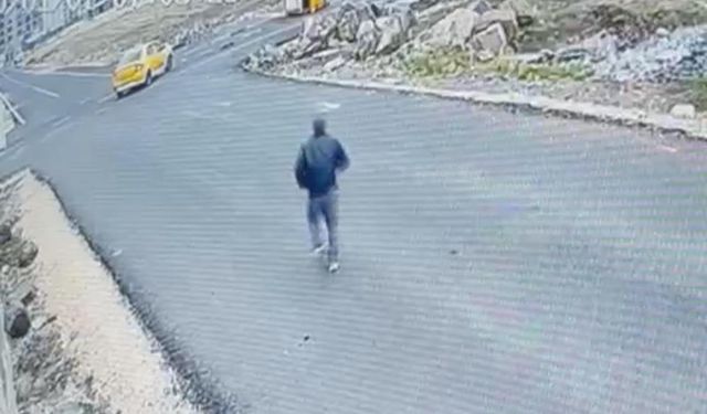 Diyarbakır’da taksiler çarpıştı: Kaza anı kamerada