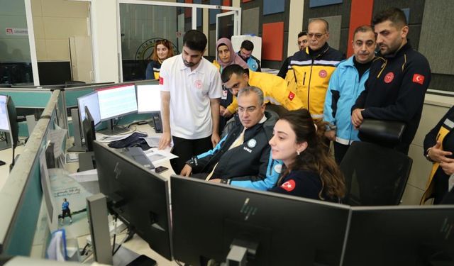 Diyarbakır İl Sağlık Müdürü Asiltürk’ten 112 Çağrı Merkezine ziyaret