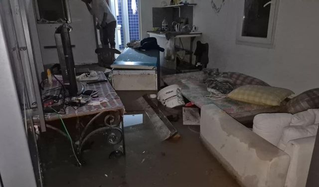 Bodrum'da sağanak yağış: Yollar kapandı, evler sular altında kaldı