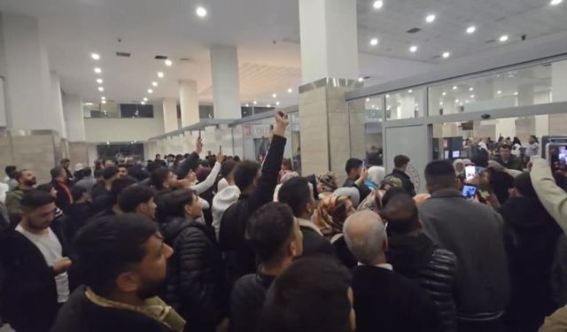 Diyarbakır’dan umreye giden 80 kişilik kafile yurda döndü