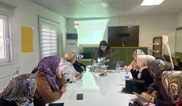 Diyarbakır’da kadınlar doğal bitkilerle hem öğrendi hem üretti