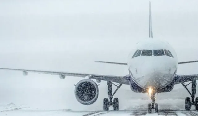 Diyarbakır Havalimanı’nda kar engeli sürüyor; Uçuşlar üçüncü kez iptal!