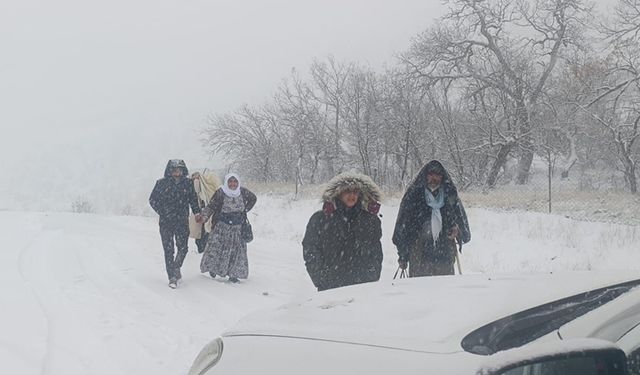 Kar ve Tipi Doğu’da hayatı felç etti