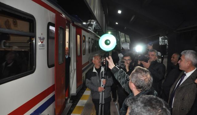 Turistik Doğu Ekspresi Kars’ta coşkuyla karşılandı