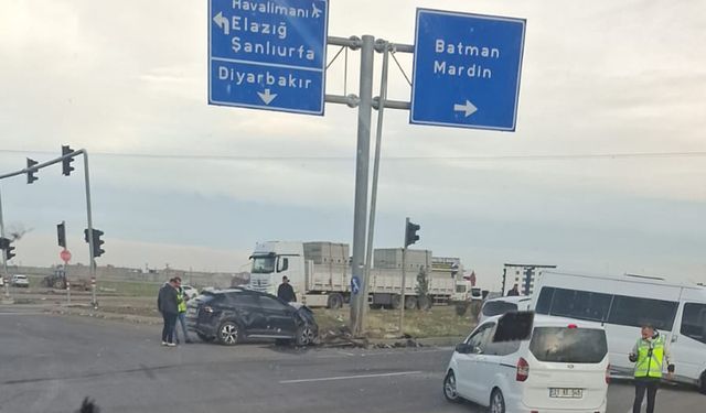 Diyarbakır'da maddi hasarlı kaza