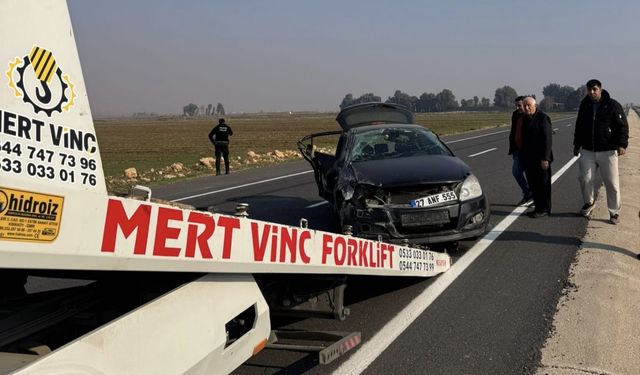 Mardin’de otomobil bariyerlere çarptı: Yaralılar var