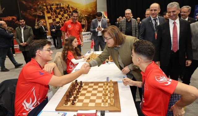 Satranç tarihinde bir ilki gerçekleştirildi