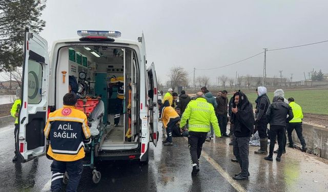 Diyarbakır’da otomobil yoldan çıktı: Yaralılar var