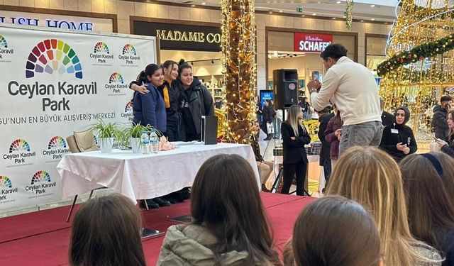 Beyza Alkoç Diyarbakır’da okurlarıyla buluştu