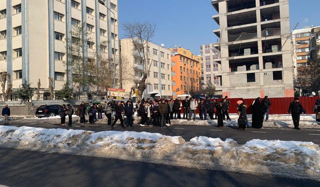 Diyarbakır’da Öğrencilerin "Sağlam" mazereti: Kar, buz, trafik