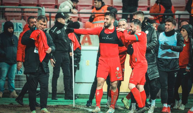 Önce futbolcu, sonra doktor… Amedspor’dan hiç kopmadı