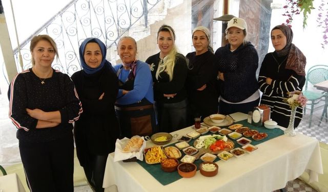 Eşlerinden imza alarak restoran açtılar