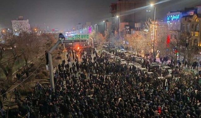 İran’da bilanço ağırlaşıyor: 3 bin 308 ölü