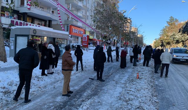 Kaygan yollar, gelmeyen araçlar: Diyarbakır’da kış çilesi