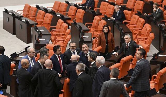 Meclis’te tansiyon zirve yaptı! DEM Parti ile İYİ Parti birbirine girdi
