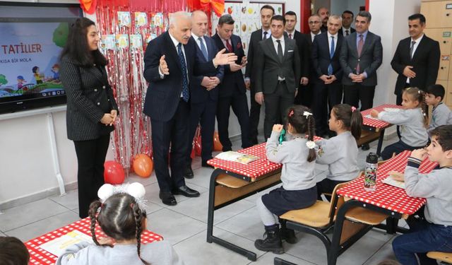 Diyarbakır’da karne günü: 458 bin çocuk tatilin sevincini yaşadı