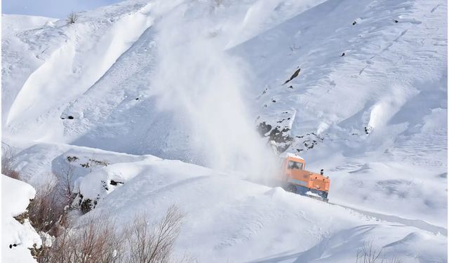 Doğu’da 343 yerleşim yeriyle ulaşım kesildi