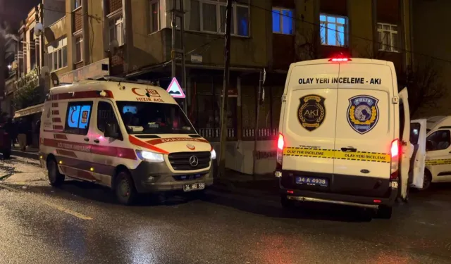 3 çocuğun gözleri önünde eşini bıçaklayarak öldürdü