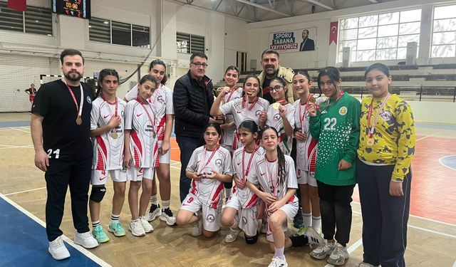 Diyarbakır’da hentbolun şampiyonu Kayapınar’dan çıktı