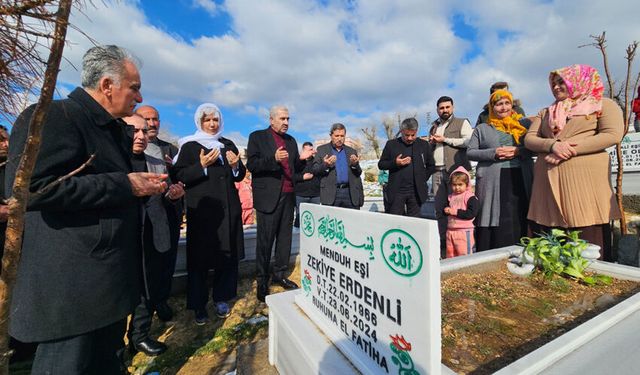 AK Parti Heyetinden 8 Mart’ta duygusal ziyaret Yangında hayatını kaybeden kardeşlerin kabri başında dua
