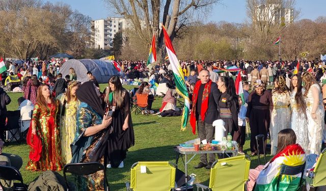 Almanya’daki Kürtler nevrozu coşkuyla kutladı