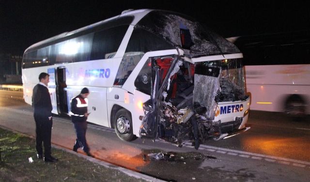 Amasya'da yolcu otobüsü ile tır çarpıştı: Çok sayıda yaralı
