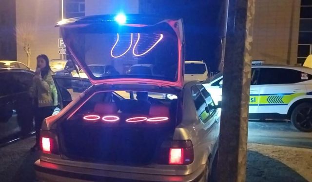 Hastane bahçesinde müzik dinlemek pahalıya patladı