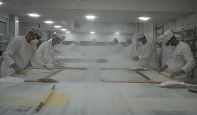 Bayram öncesi baklava mesaisi başladı