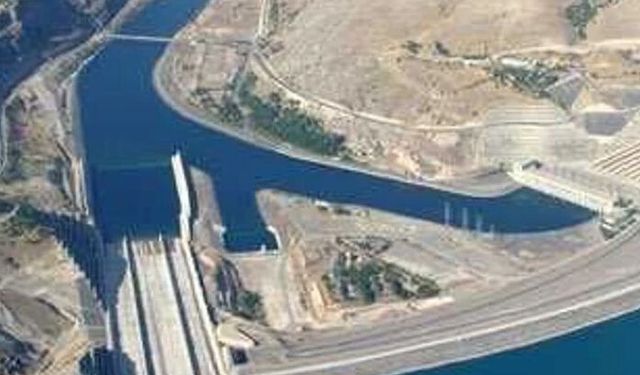 Devegeçidi Barajında su tahliye ediliyor