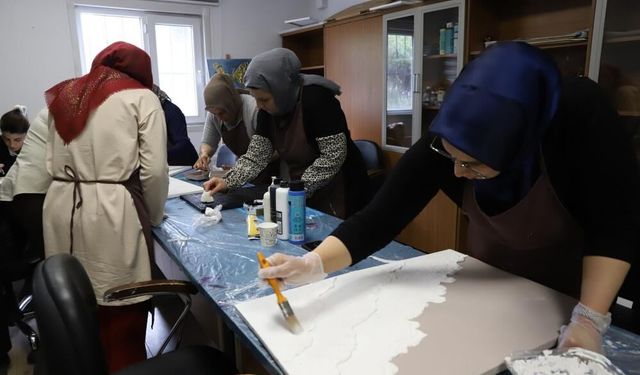 Diyarbakır’da kadınlardan ustalık isteyen el becerileri