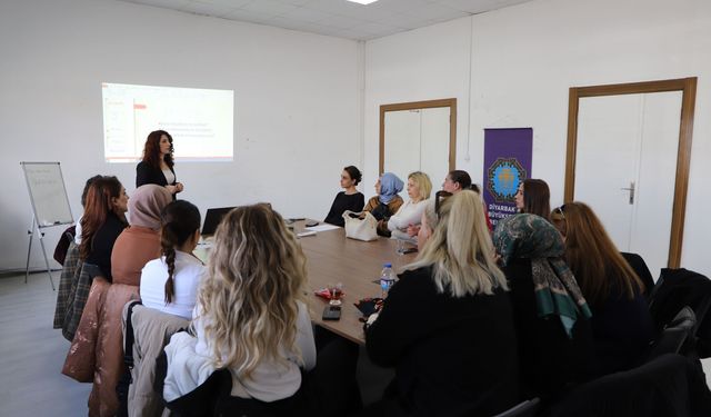 Ulaşımda görevli kadınlara Diyarbakır’da özel eğitim