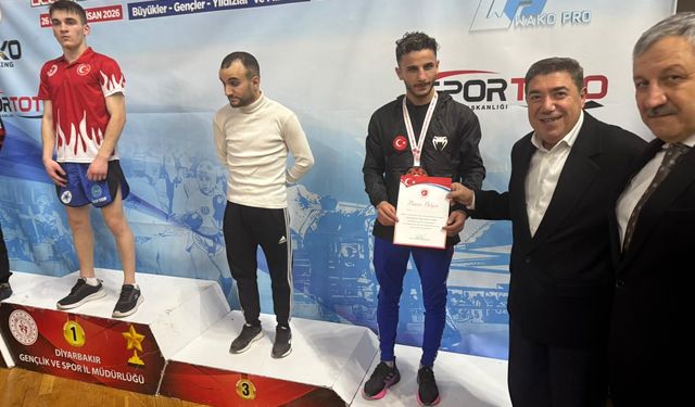 Diyarbakır’da büyük gurur! BESYO öğrencilerinden Kick Boksta çifte başarı