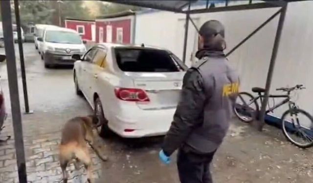 Diyarbakır’da bir araçtan kilolara uyuşturucu çıktı