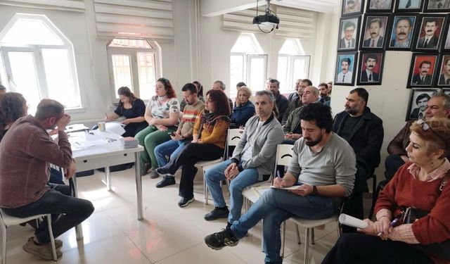 Diyarbakır’da Eğitim Sen’den dayanışma mesajı