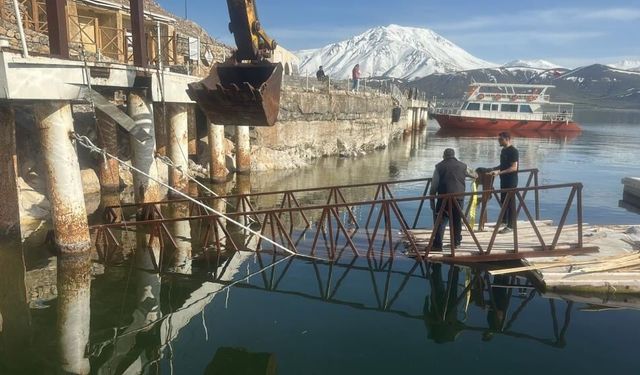 Van Akdamar’da hayat normale dönüyor