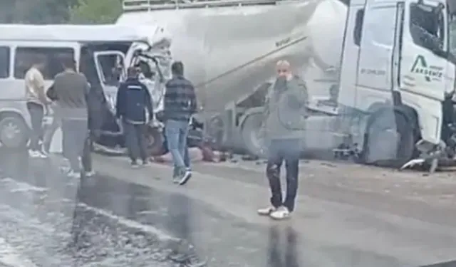 Isparta-Antalya karayolunda katliam gibi kaza: Çok sayıda ölü