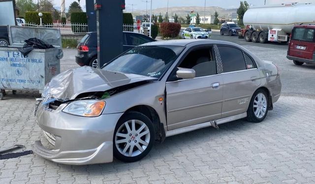 Elazığ’da iki otomobil çarpıştı: 1 yaralı