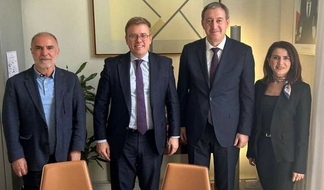 DEM Parti Eş Genel Başkanı Bakırhan Paris’te temaslarda bulundu