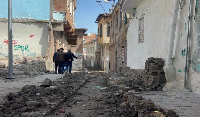 Diyarbakır’da elektrik çilesi: 3 mahalle muhtarından ortak tepki!