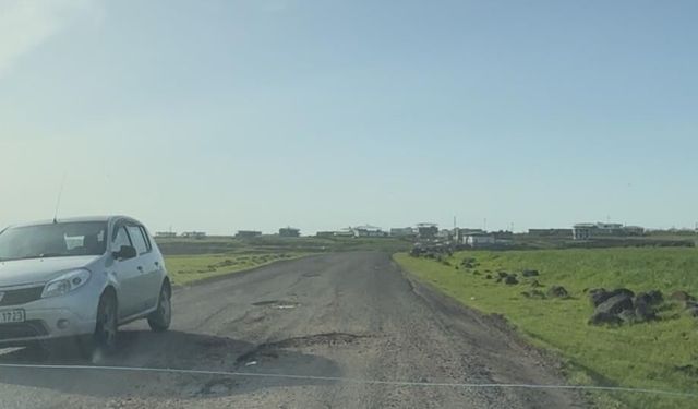 Diyarbakır’da yollar köstebek yuvasına döndü