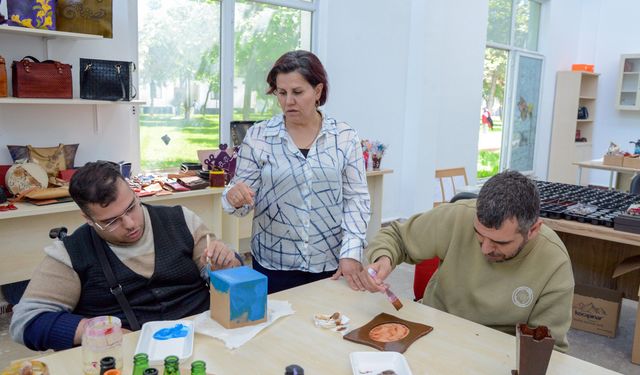 Diyarbakır’da engelliler meslek öğreniyor