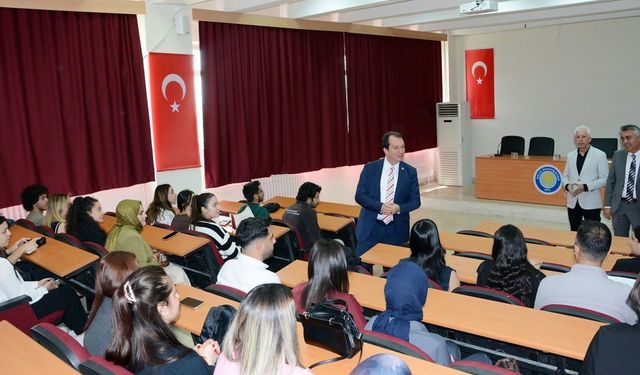 Rektör Eronat, genç mühendis ve veterinerlerle buluştu