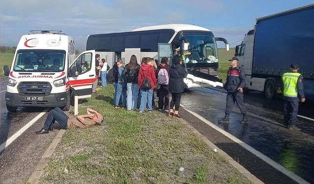 Tur otobüsü kaza yaptı: Çok sayıda yaralı